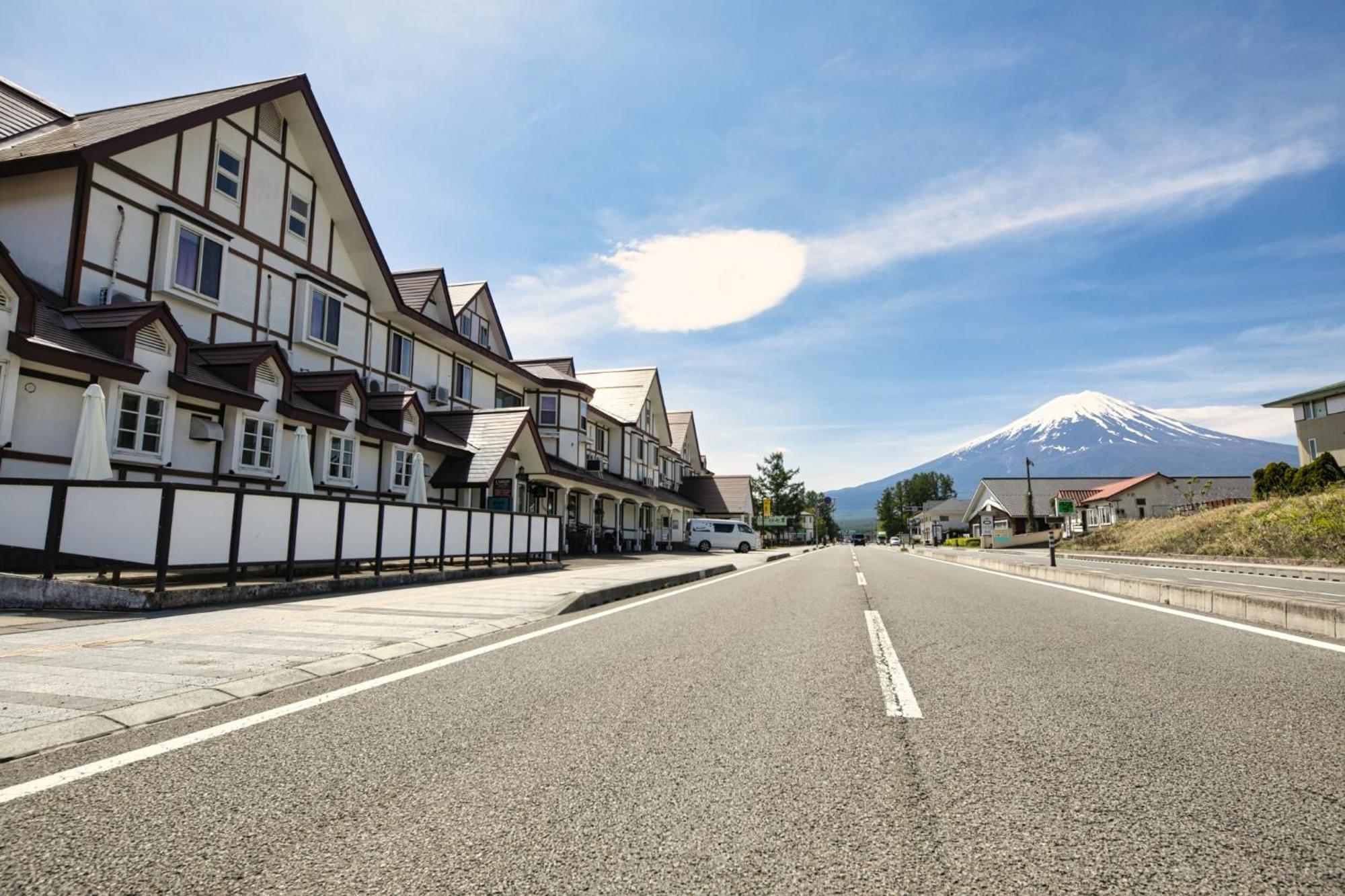Hotel Camelot Fujikawaguchiko Extérieur photo